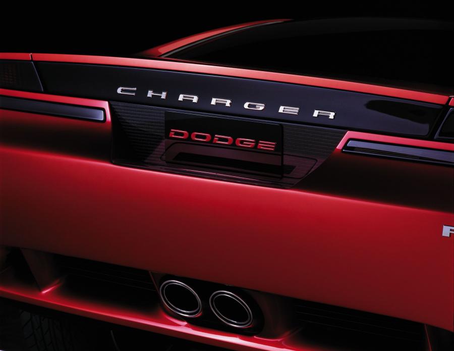  Dodge Charger R/T Concept 1999 года  (фото 4 из 13)
